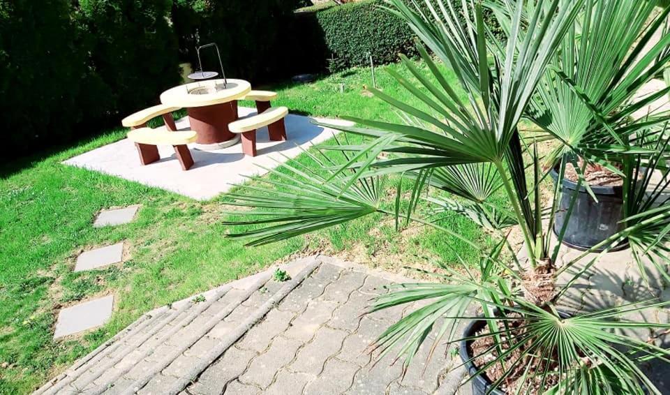Mediterran Apartman ザラカロシュ エクステリア 写真