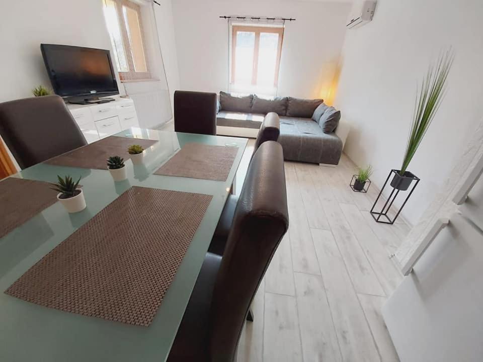 Mediterran Apartman ザラカロシュ エクステリア 写真