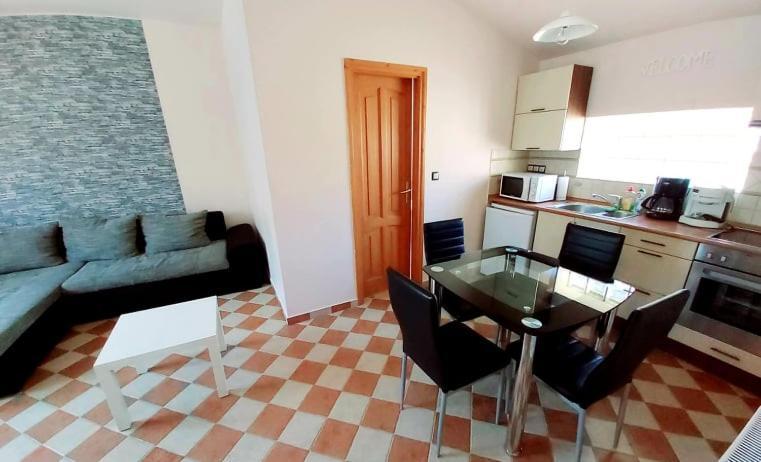 Mediterran Apartman ザラカロシュ エクステリア 写真